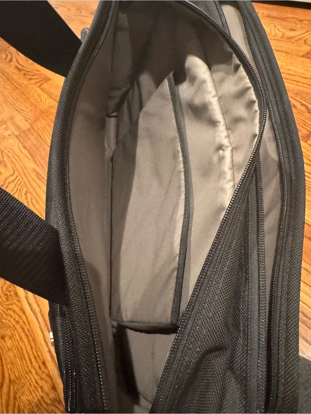 Victorinox Black Men's Briefcase Laptop Bag with Front Pocket